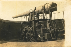 Soldiers and Disappearing Gun