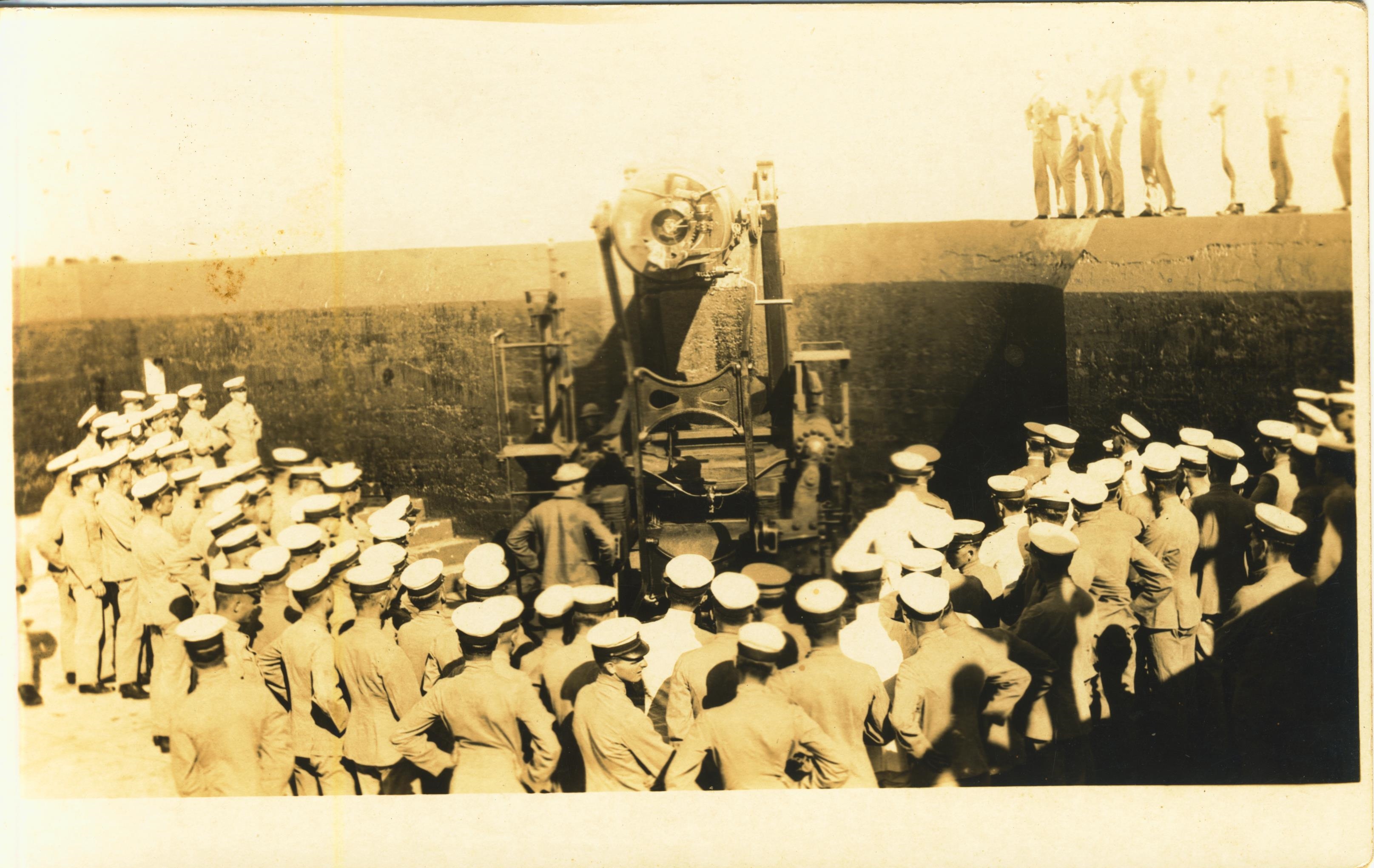 Demonstration on 10 inch disappearing gun