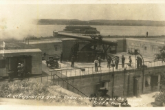 A disappearing gun and crew