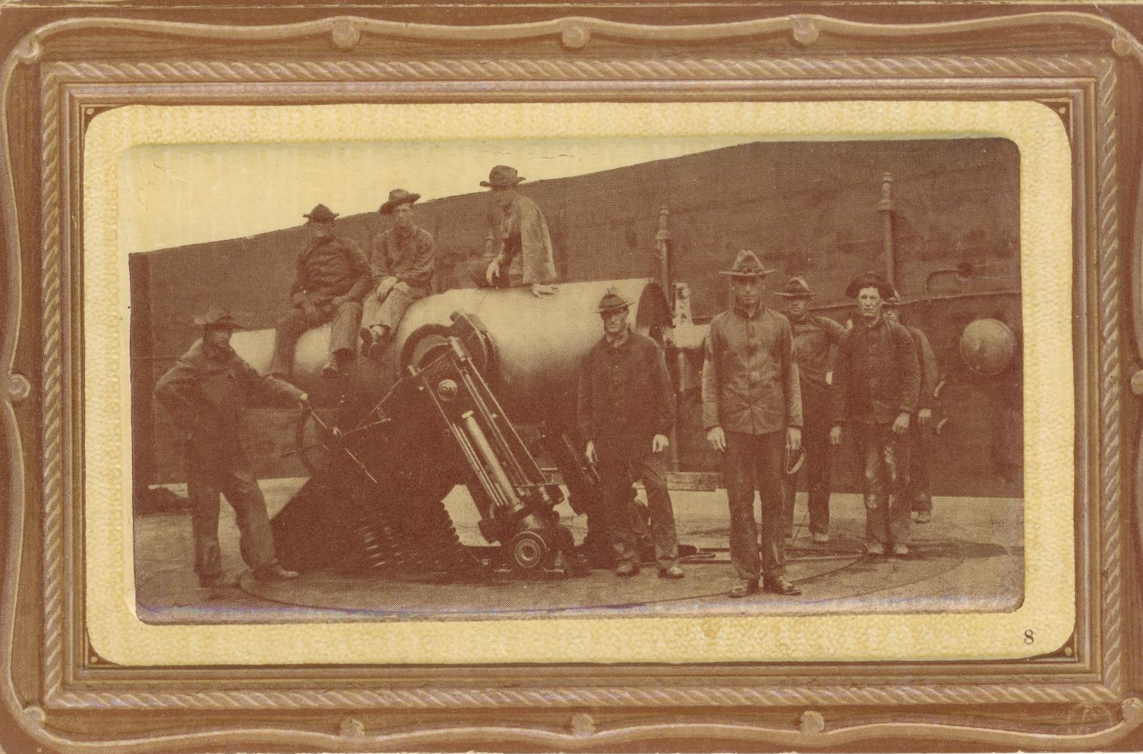 Men on Mortar