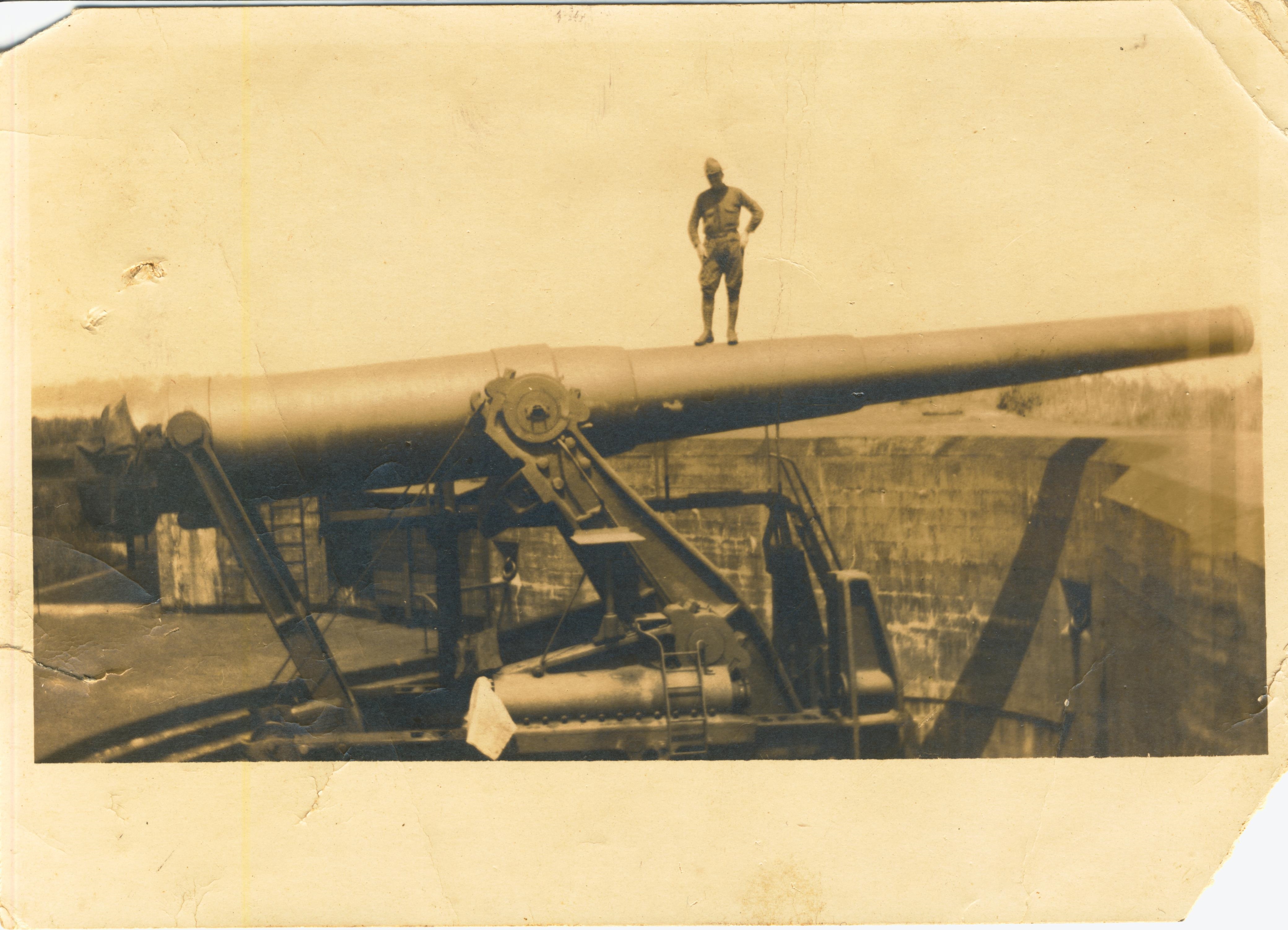 12 inch disappearing gun Fort Wadsworth NY Cpl Moore May 1922