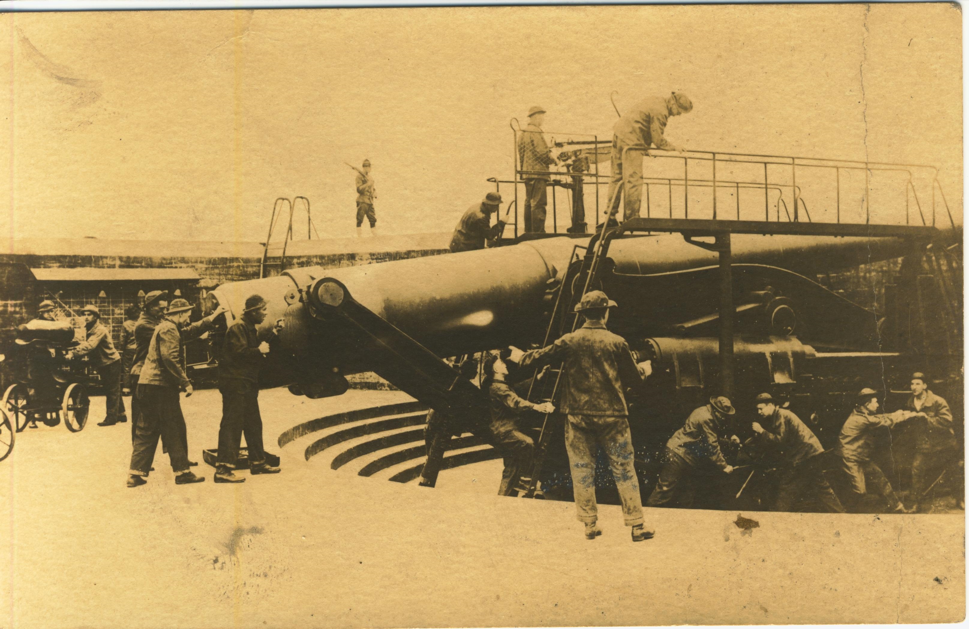 Loading 12 inch Disaapearing Gun